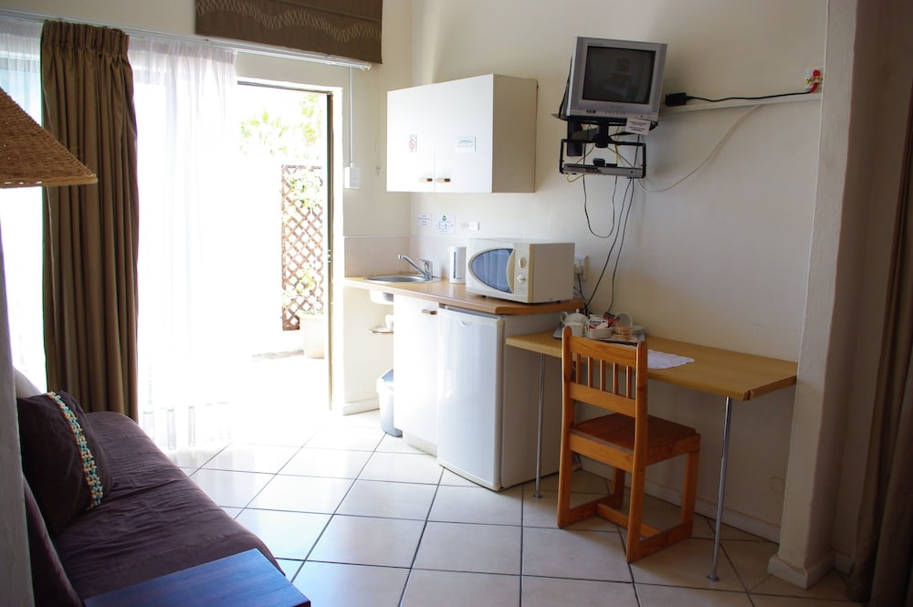 Basic Double Room photo 2