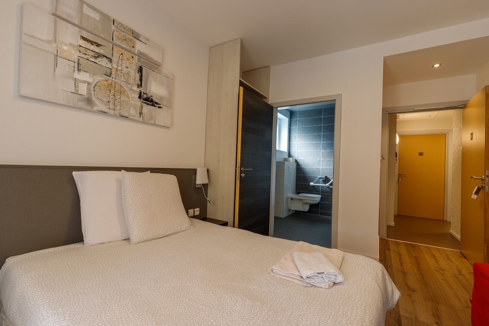 Standard Double Room, Ensuite photo 1