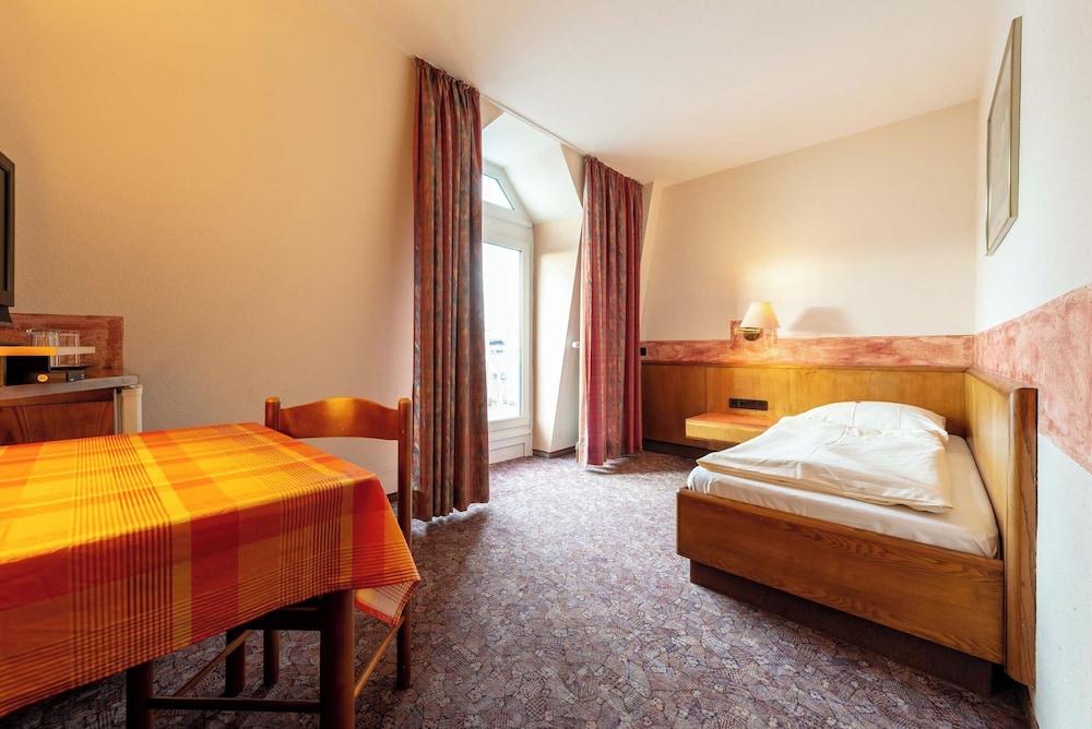 Classic Single Room, City View photo 1