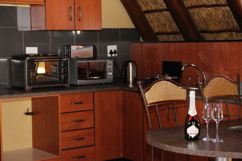 Family Chalet (Six Sleeper) photo 2