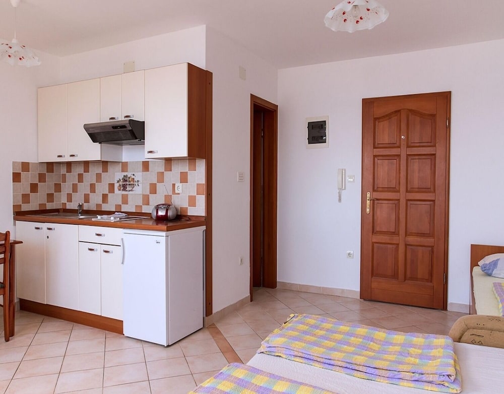 Studio (Super - 50 m from pebble beach - SA3 ) photo 2