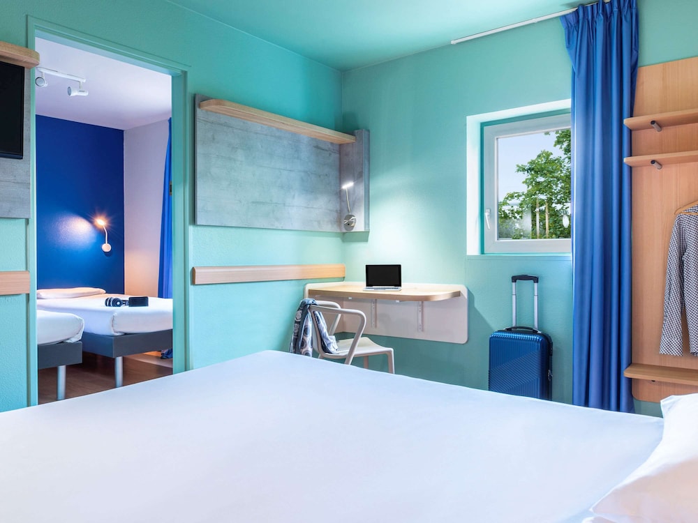 Triple Room, Multiple Beds