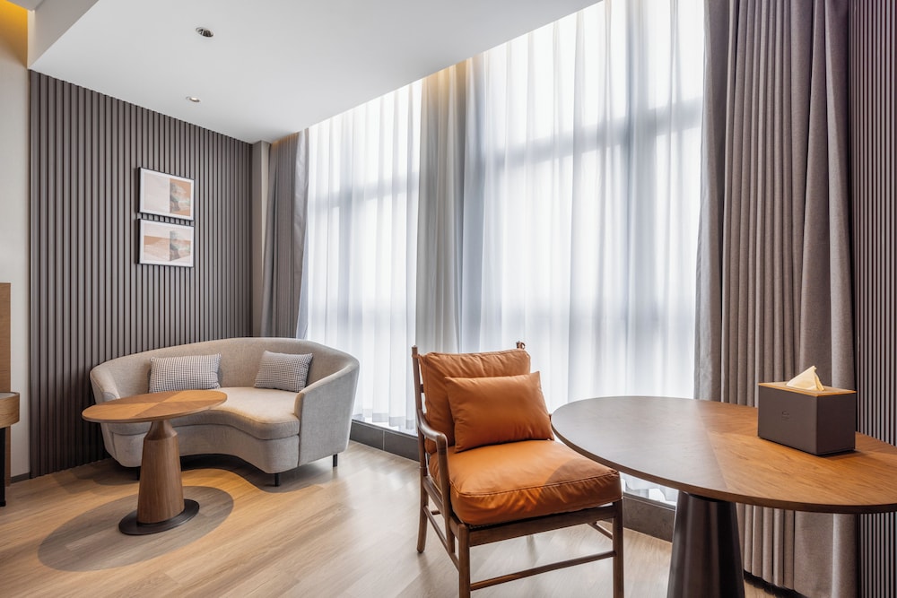 Superior Twin Room, City View photo 3