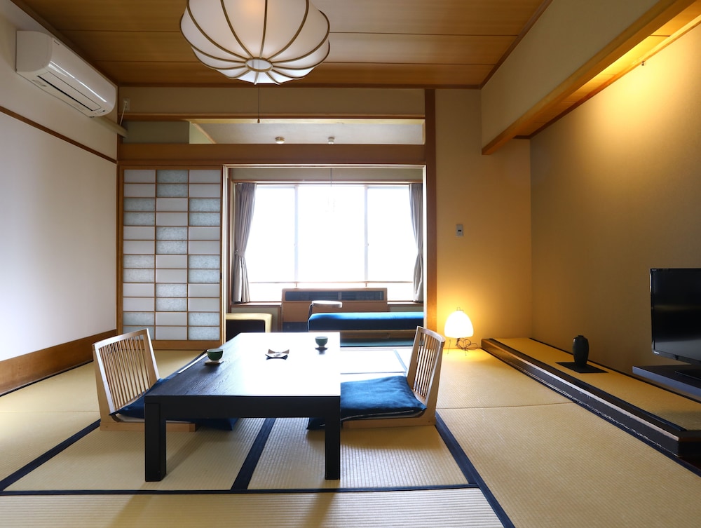 Japanese Modernism Room - Main Wing photo 2