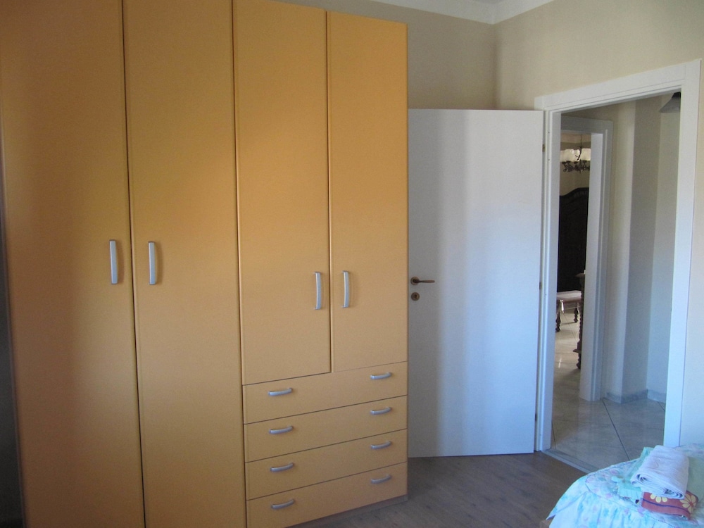 Triple Room, Private Bathroom (External) photo 2