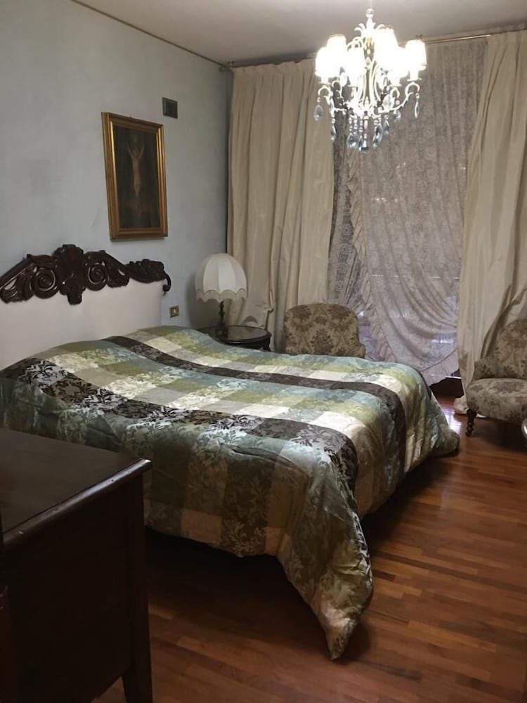 Double or Twin Room, Shared Bathroom
