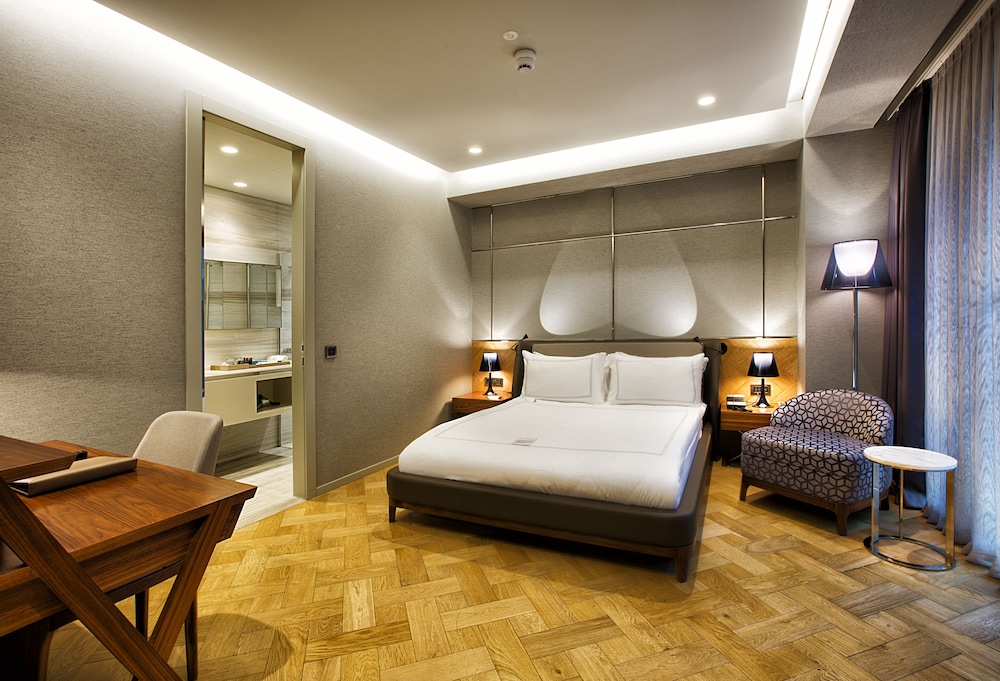 Suite, Corner photo 1
