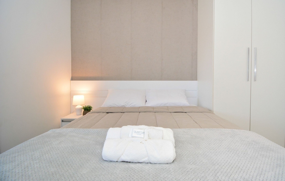 Premier Studio, 1 King Bed photo 2