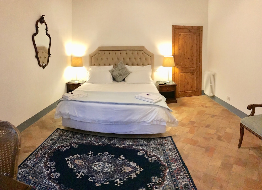 Deluxe Double or Twin Room photo 1