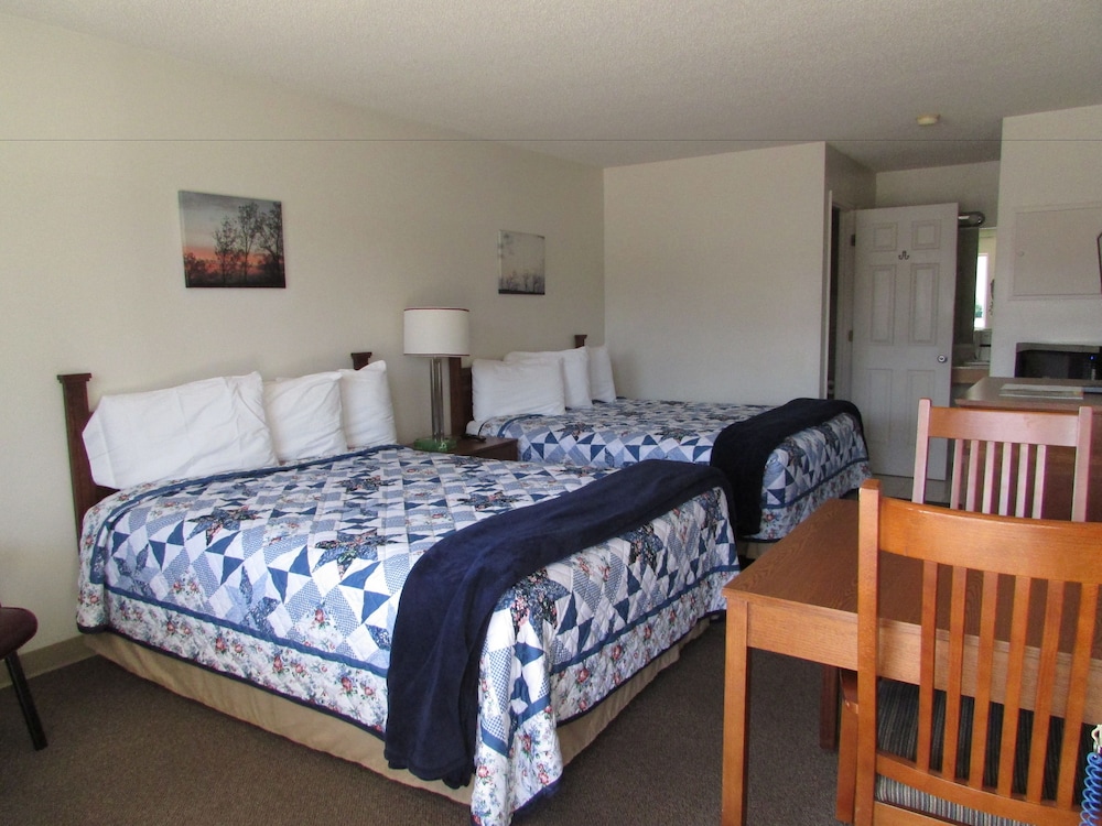 Standard Room, 2 Queen Beds, Refrigerator & Microwave photo 1