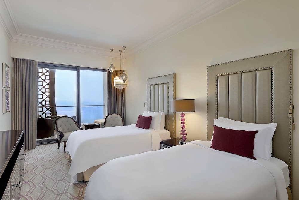 Deluxe Room, 2 Twin Beds, Balcony (Sea View) photo 3