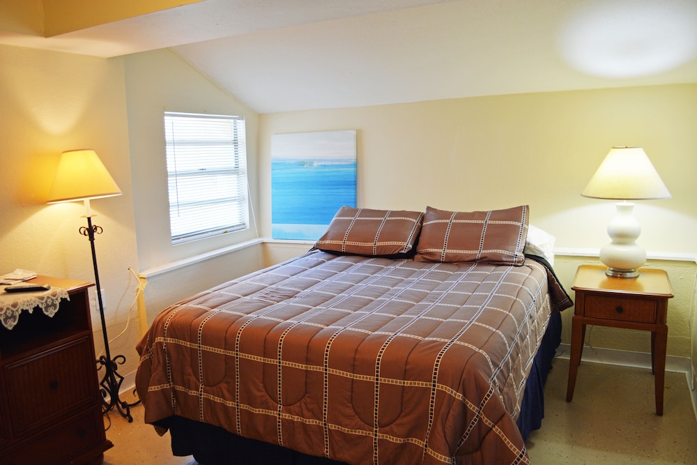 Cottage 16, 2 Bedroom photo 1