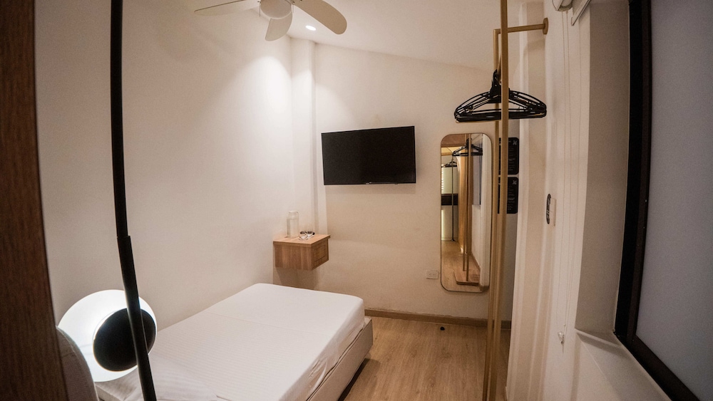 Standard Room, 1 Twin Bed, Private Bathroom photo 3