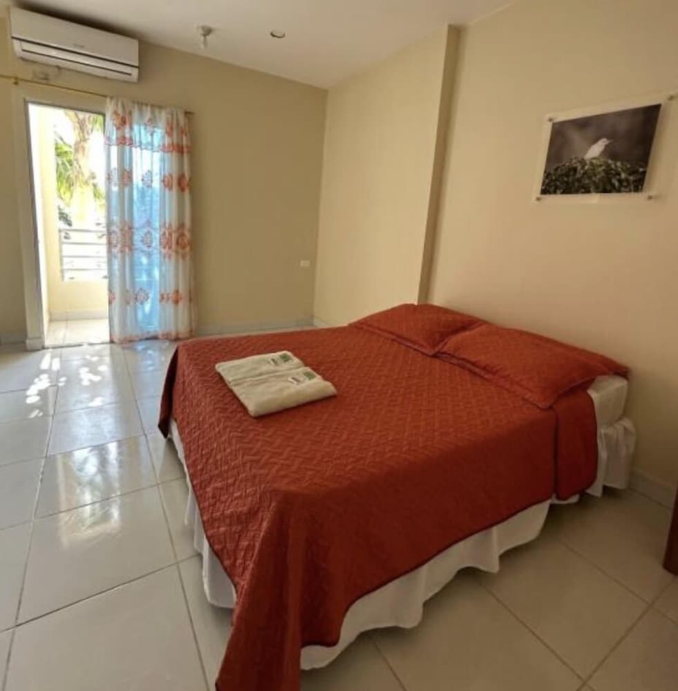 Deluxe Room, 1 King Bed, Balcony, Pool View photo 1