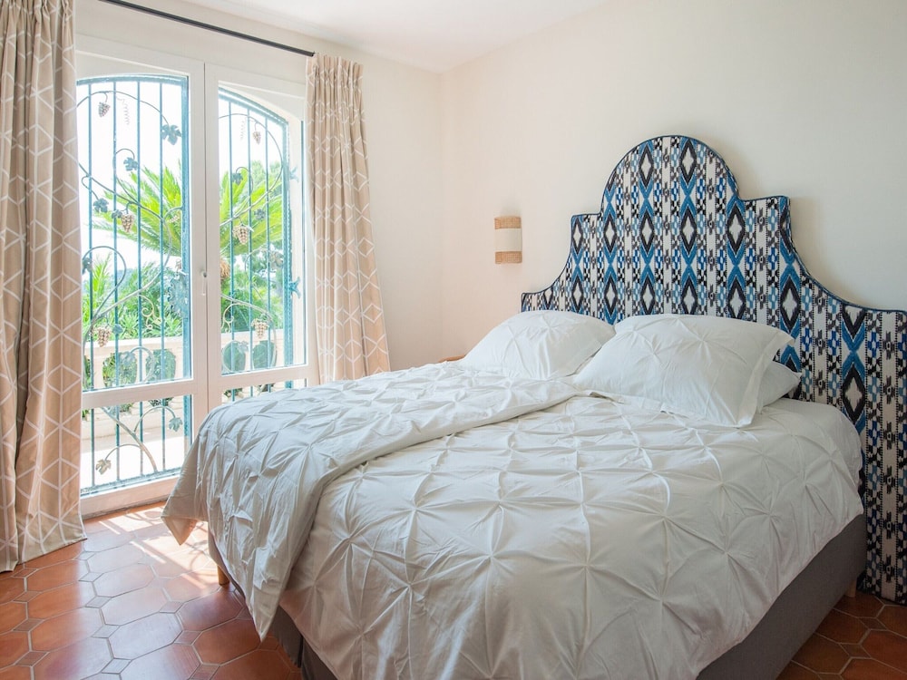 Villa photo 2