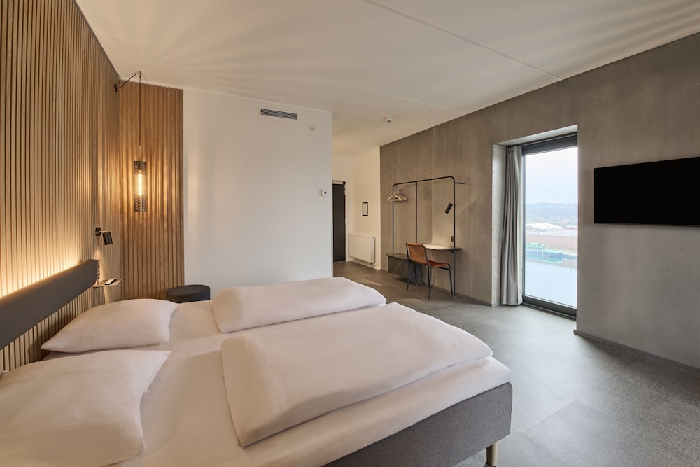 Twin Room, Accessible photo 1
