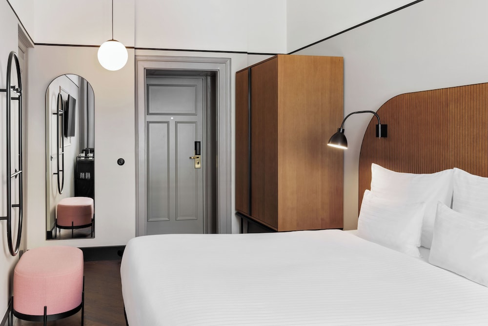 Classic Room, 1 King Bed