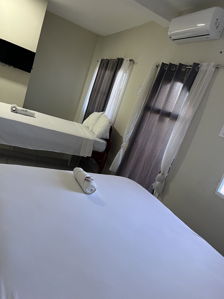 Basic Double Room photo 2