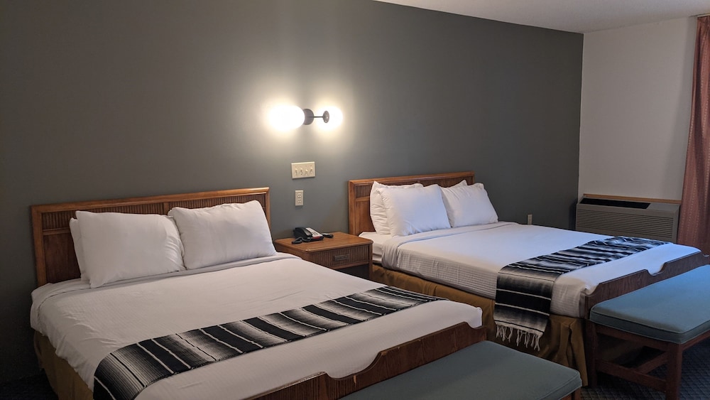 Deluxe Room, 2 Queen Beds, Accessible