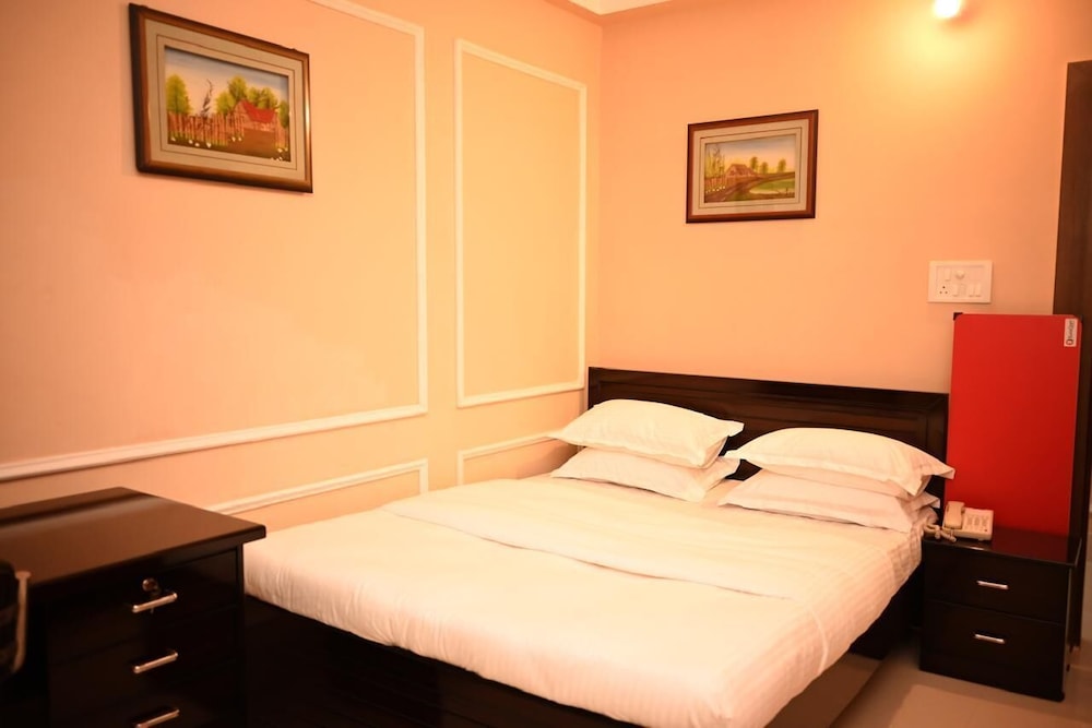 Superior Quadruple Room, Balcony, Hill View