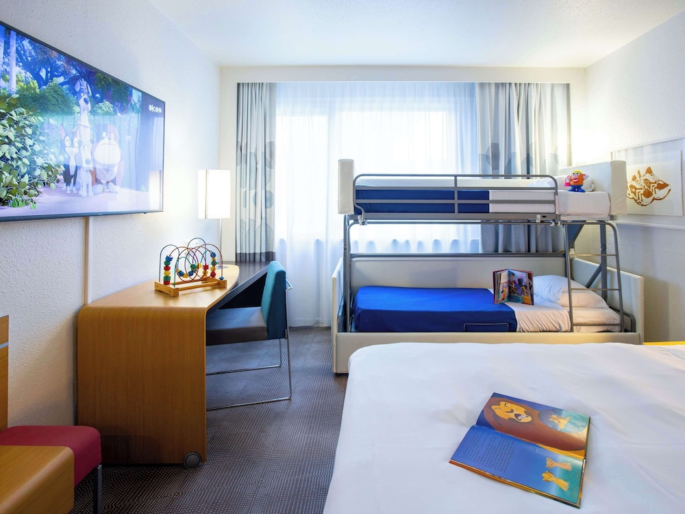 Standard Room, Multiple Beds - Photo 1