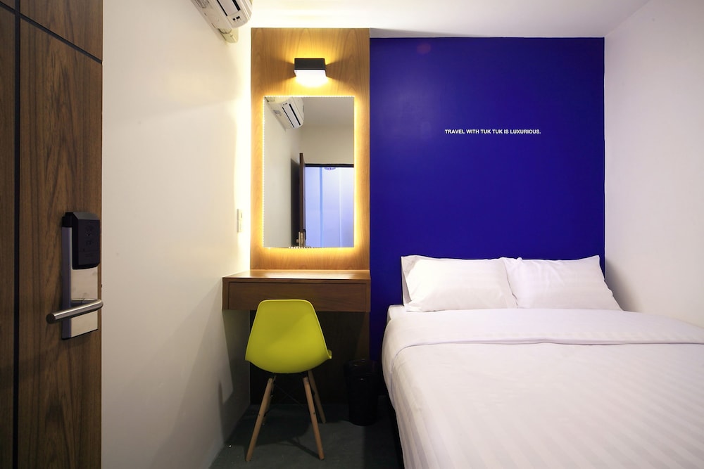 King Room with Shared Bathroom photo 3