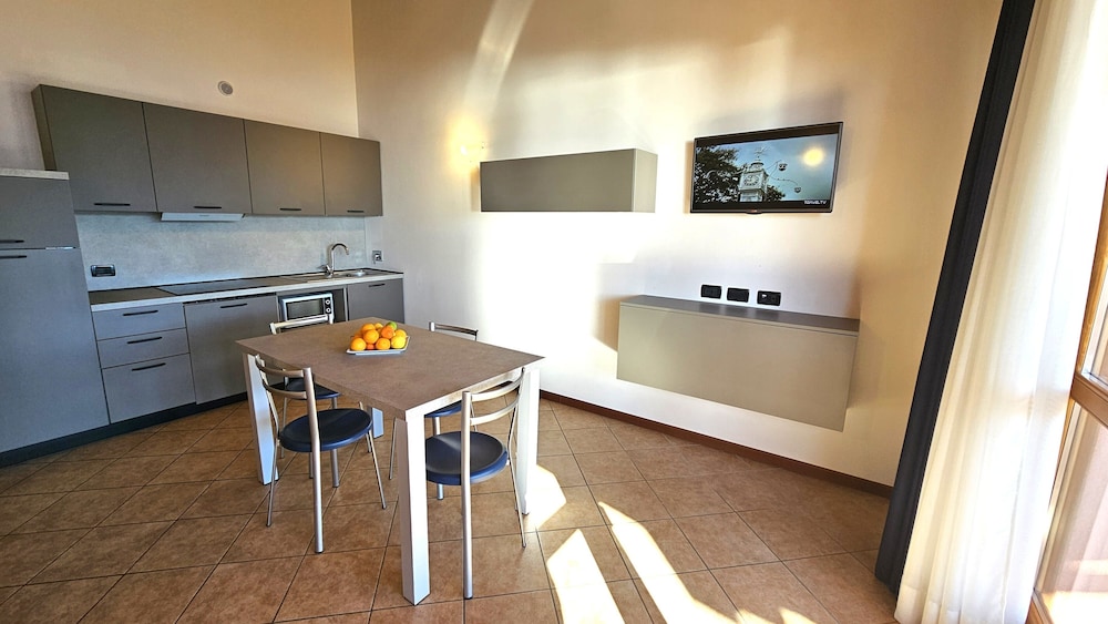 Apartment, Lake View photo 2