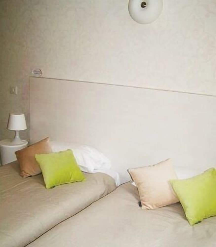 Double or Twin Room photo 3
