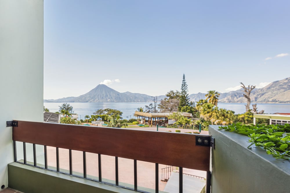 Lake View Room - Photo 3