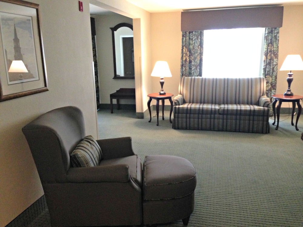 Studio Suite, 1 King Bed, Non Smoking photo 3