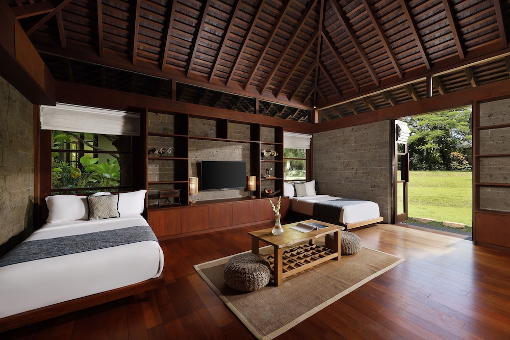 7 Bedroom Pool Villa photo 3