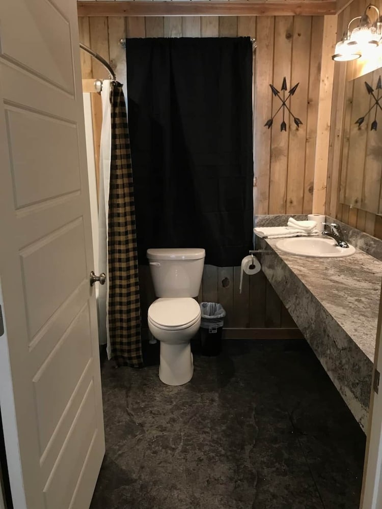 Single Cabin Unit #6 photo 3