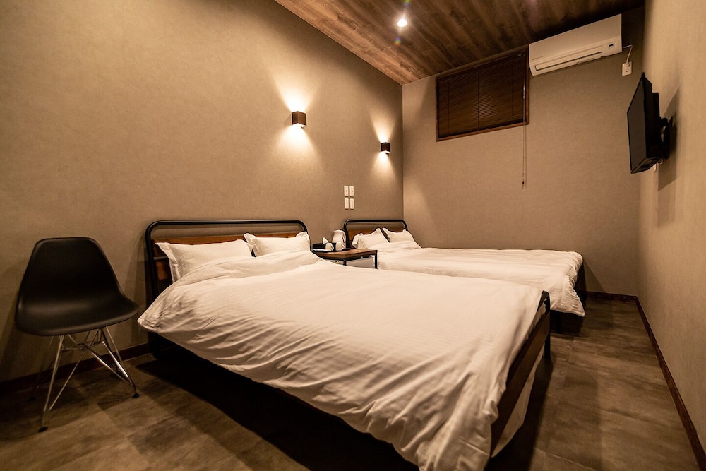 Superior Twin Room, Non Smoking photo 3