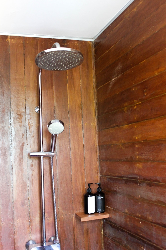 Deluxe Room - Photo 12