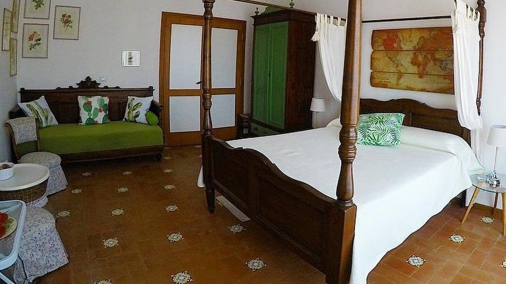 Family Room, Ensuite, City View