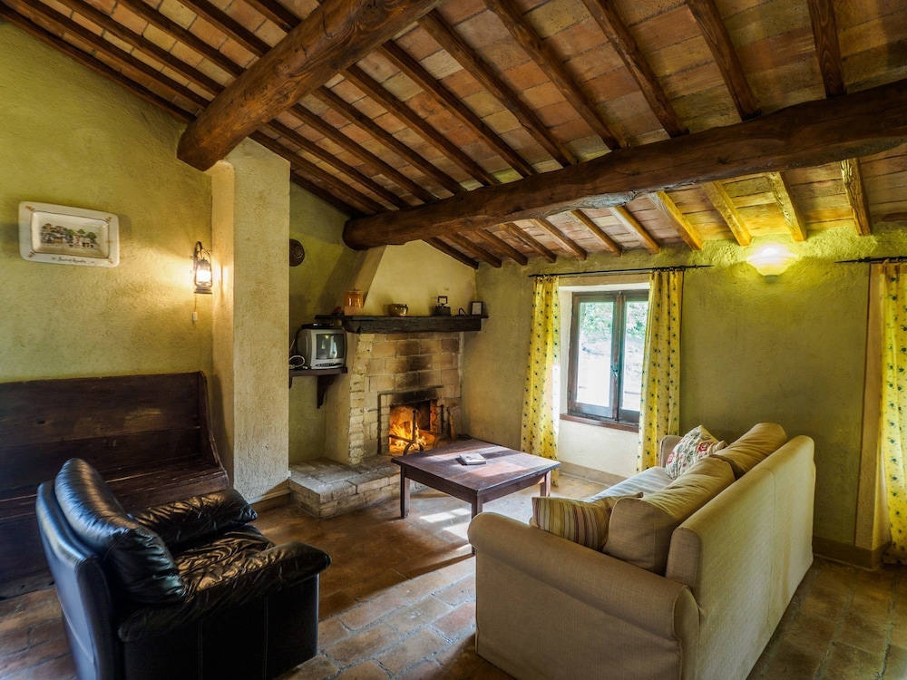 Comfort Apartment, Fireplace