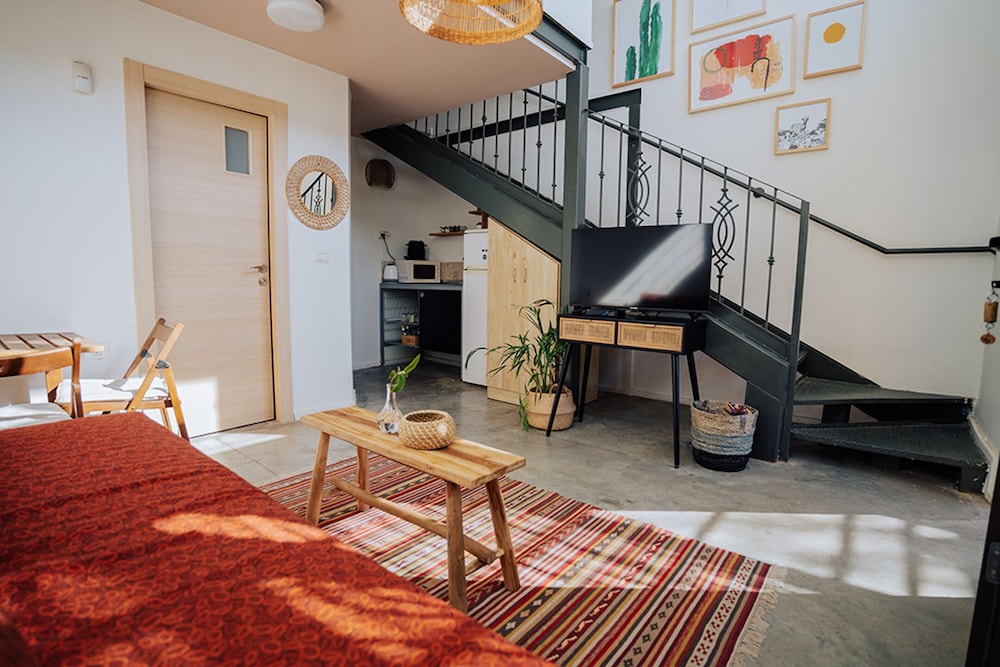 Family Studio Suite, Patio photo 2