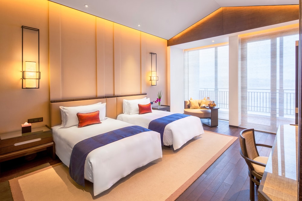 Deluxe Twin Room With Lake View photo 1