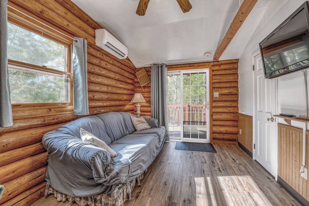 Cabin 9 photo 1