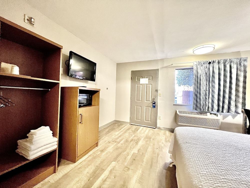 Days Inn & Suites by Wyndham Arlington Near Six Flags, Billede 2