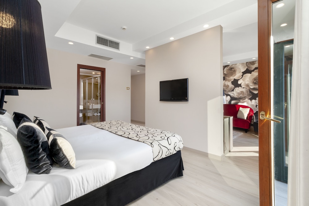Junior Double Room, Balcony, Annex Building photo 2