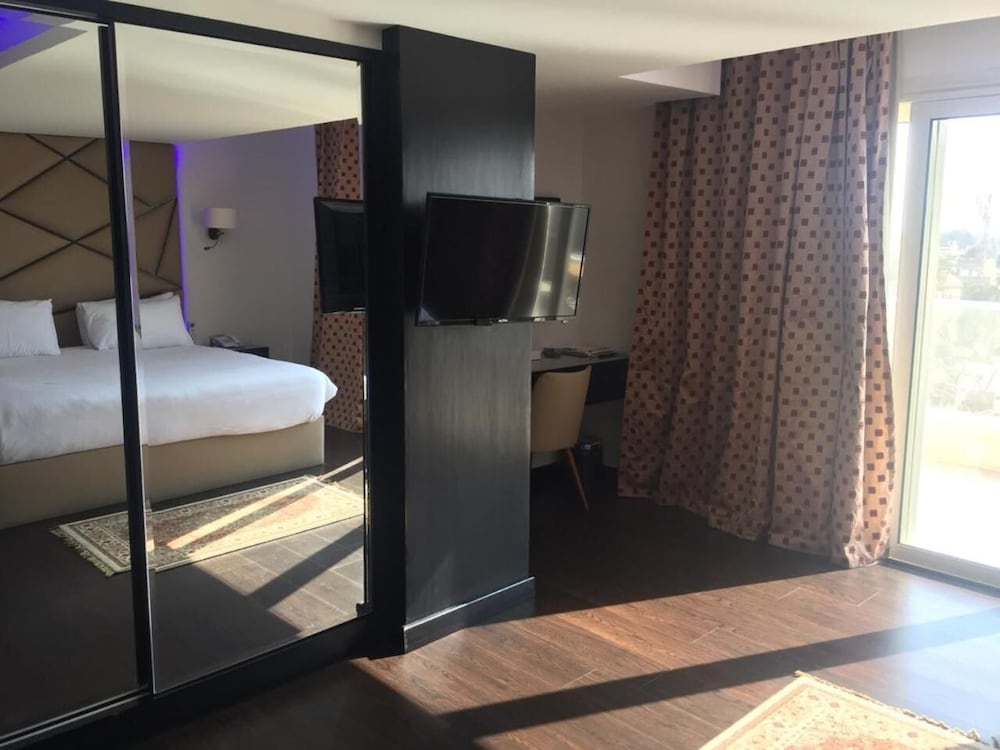 City Studio, 1 Queen Bed photo 2