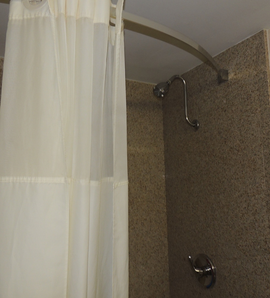 Room, 1 King Bed, Non Smoking (Upgrade) - Photo 8