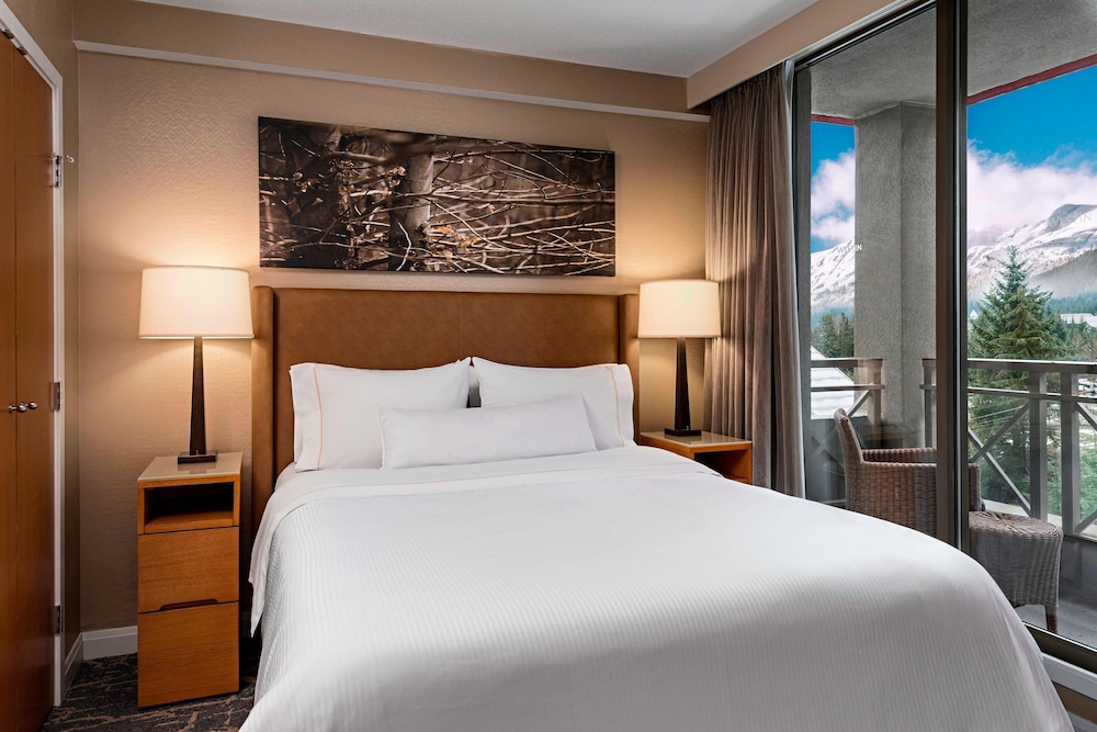 Suite, 2 Bedrooms, Balcony - Photo 3
