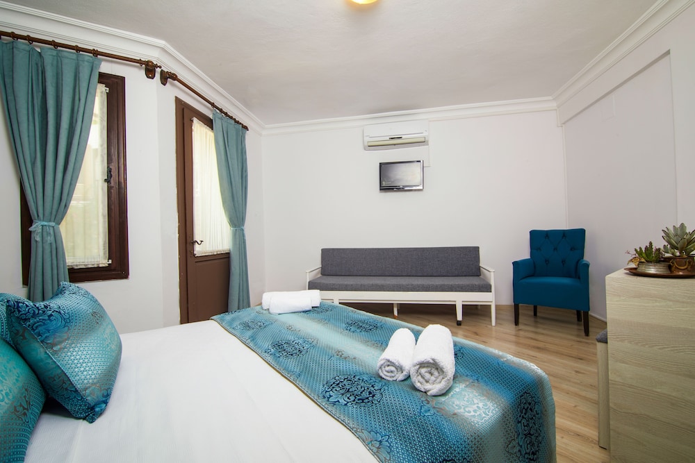 Standard Room, Pool View - Photo 2
