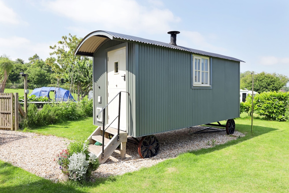 Design Cabin, Ensuite, Garden View (Shepherds Hut) photo 2