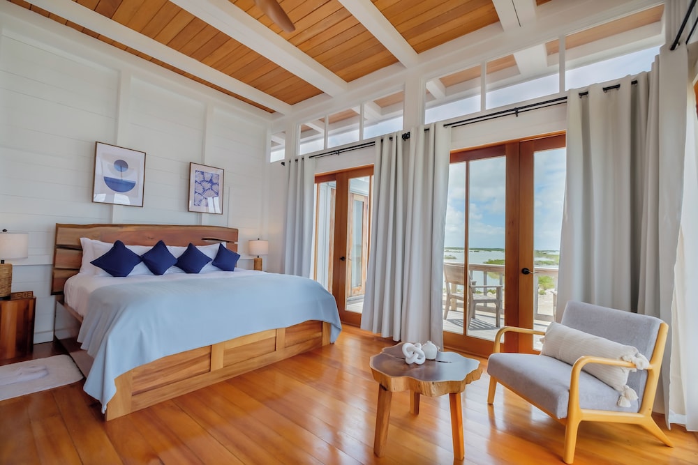 Premium Studio, 1 King Bed with Sofa bed, Beach View (Tikal Beach Front One Bedroom Studio) photo 1