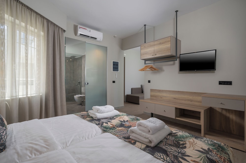 Deluxe Double Room photo 3