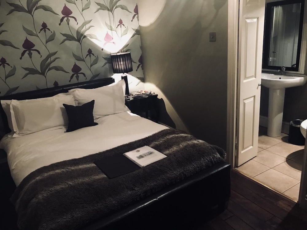 Double Room (Small) photo 1