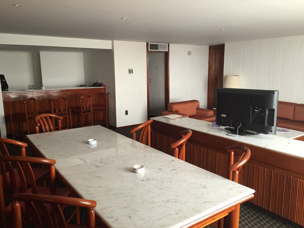 Superior Suite, 2 Queen Beds, City View, Tower - Photo 4